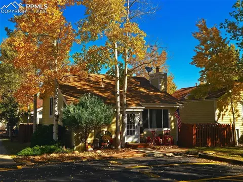 800 Columbine Village Dr #B, Woodland Park, CO 80863