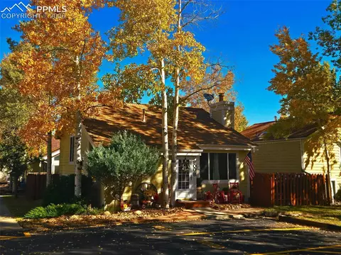 800 Columbine Village Dr #B, Woodland Park, CO 80863
