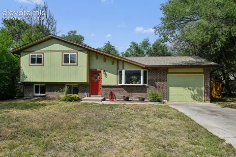 1466 Bonita Dr, Fountain, CO 80817