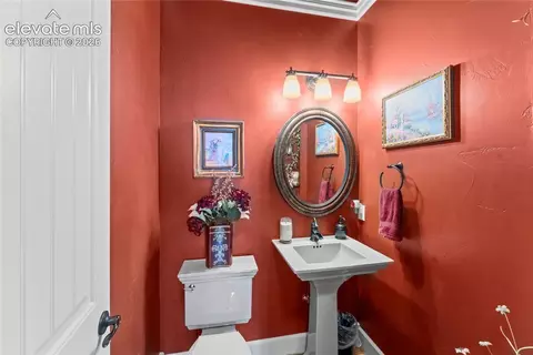 Bath - 8465 Aspenglow Ln, Cascade, CO 80809 photo 4 of 4
