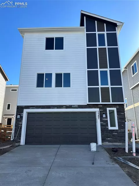 7387 Cornice Pt, Colorado Springs, CO 80923