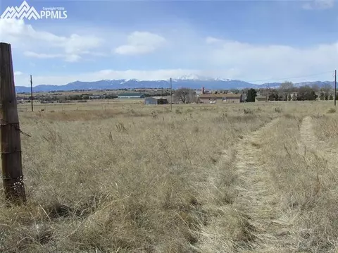 6450 Buckboard Dr, Peyton, CO 80831 photo 2