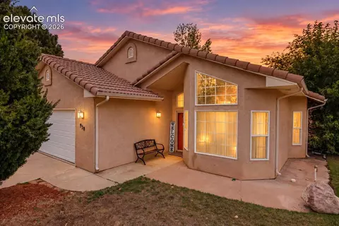 938 Cedarcrest Dr, Pueblo, CO 81005