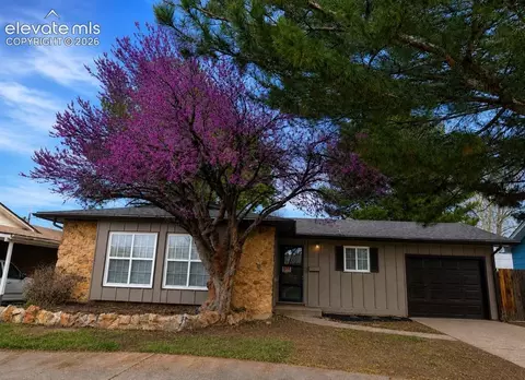 1818 Maplewood Dr, Pueblo, CO 81005