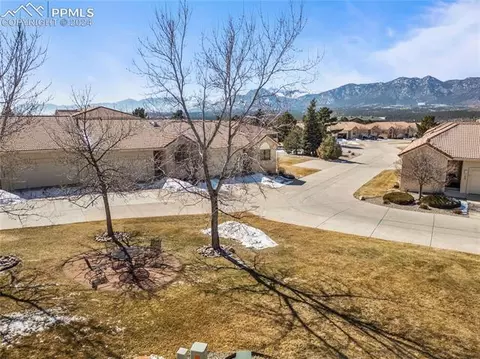 17 Luxury Ln, Colorado Springs, CO 80921