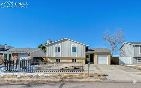 2758 Ferber Dr, Colorado Springs, CO 80916