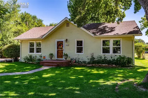 414 Sunset Ln, Pueblo, CO 81005