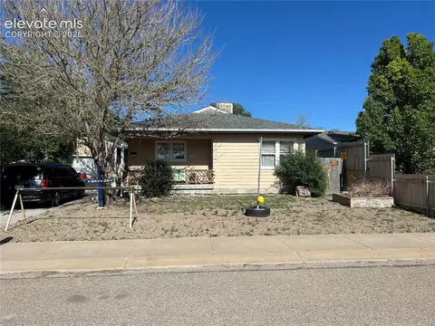 612 Floyd Ln, Pueblo, CO 81005