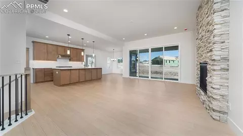 769 Old Grotto Dr, Monument, CO 80132 photo 2