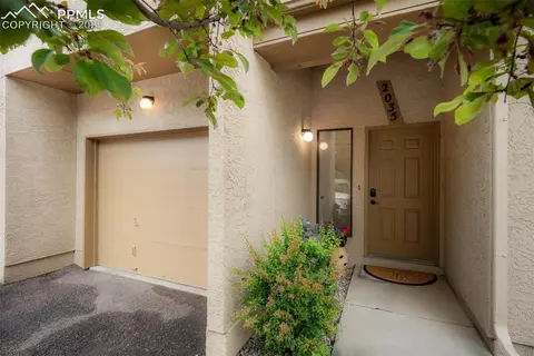 2035 Bristlecone Dr, Colorado Springs, CO 80919