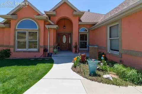 6930 Terlesa Dr, Colorado City, CO 81019