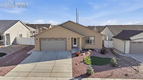2218 Cliffmoor Ln, Pueblo, CO 81008