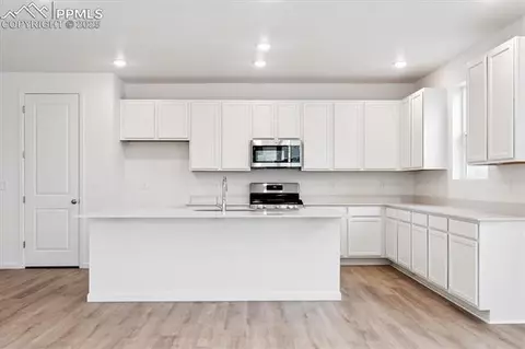 10313 Kingsbury Dr, Peyton, CO 80831 photo 11