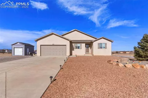 653 E Chaunsey Dr, Pueblo West, CO 81007
