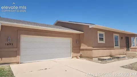 1695 E Buffalo Ln, Pueblo, CO 81007
