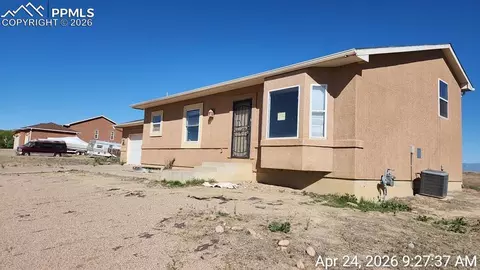 1695 E Buffalo Ln, Pueblo, CO 81007