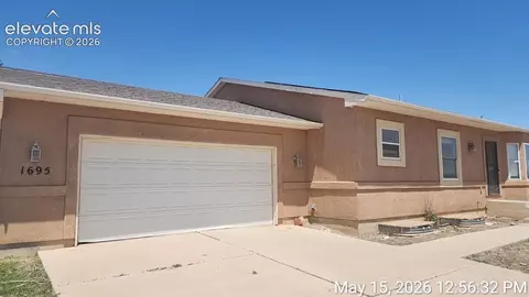 1695 E Buffalo Ln, Pueblo, CO 81007