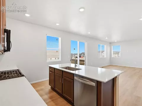 Kitchen - 10833 Rolling Ranch Dr, Peyton, CO 80831 photo 4 of 7