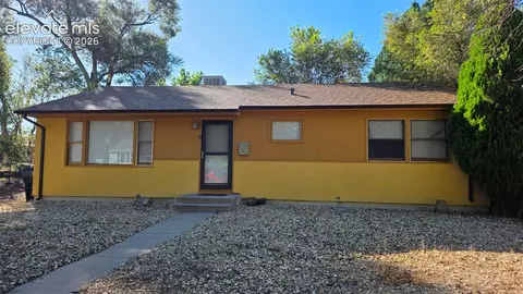 26 Caledonia Rd, Pueblo, CO 81001