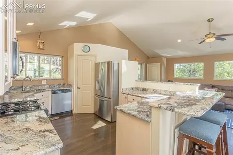 1589 Spring Valley Dr, Divide, CO 80814 photo 12