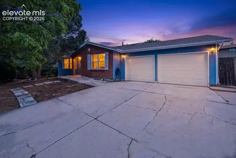 7409 Colonial Dr, Fountain, CO 80817
