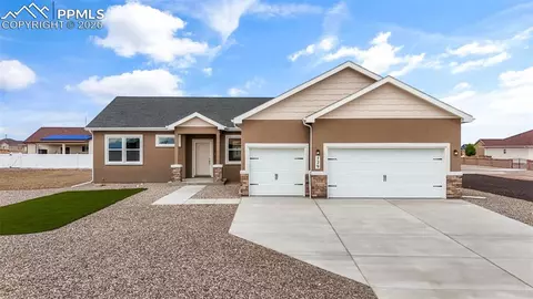 729 E Campbell Ln, Pueblo West, CO 81007