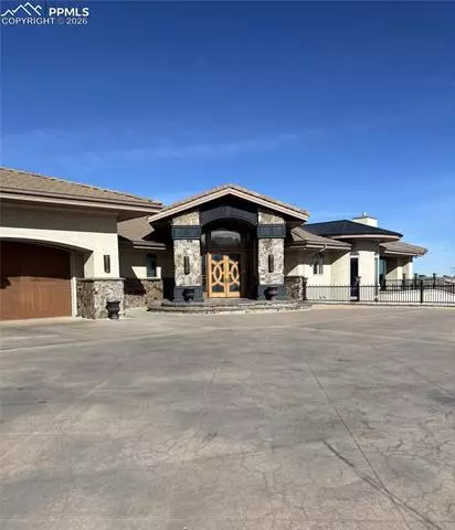 1223 S Skyline Ln, Pueblo, CO 81007