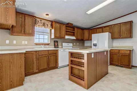 31555 Sanborn Rd, Yoder, CO 80864 photo 9
