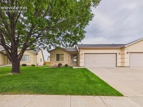 2025 Kingsroyal Blvd #F, Pueblo, CO 81005