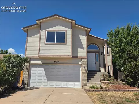 6620 Oakwood Blvd, Colorado Springs, CO 80923