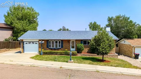 19 E Clover Cir, Colorado Springs, CO 80906