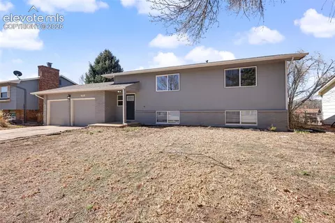 7315 Colonial Ct, Fountain, CO 80817