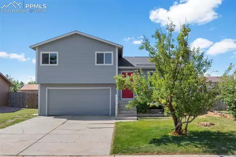 908 Bromefield Dr, Fountain, CO 80817