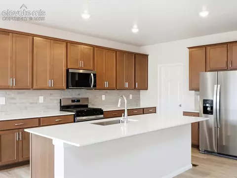 Kitchen - 10311 Keynes Dr, Peyton, CO 80831 photo 2 of 5
