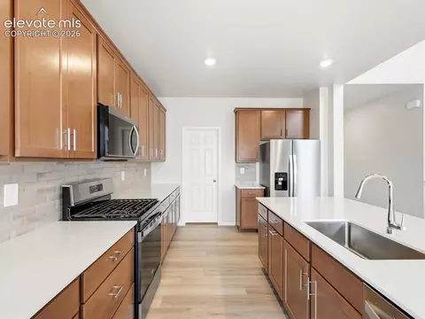 Kitchen - 10311 Keynes Dr, Peyton, CO 80831 photo 4 of 5