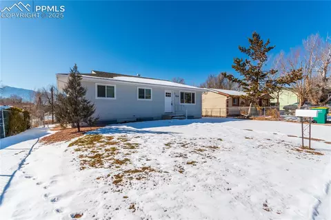 926 Hutchinson Dr, Colorado Springs, CO 80910