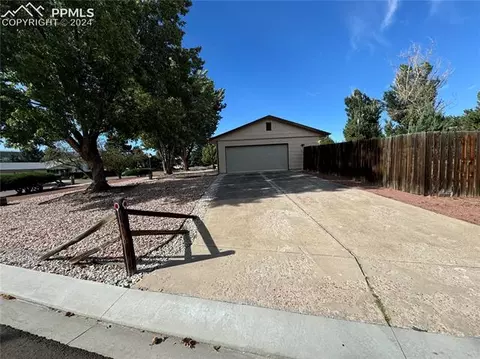 6717 Prince Dr, Colorado Springs, CO 80918