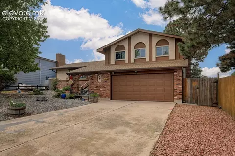5374 Smokehouse Ln, Colorado Springs, CO 80917