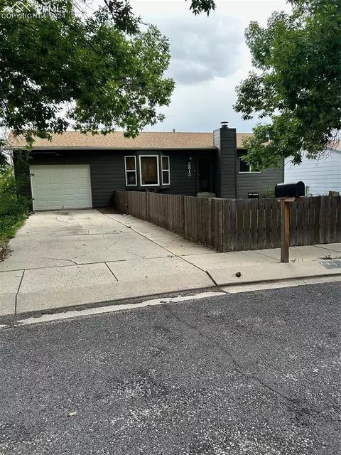 2813 Sage St, Colorado Springs, CO 80907