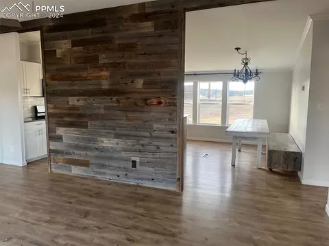 366 E Longbow Dr, Divide, CO 80814 photo 4
