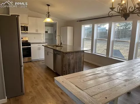 366 E Longbow Dr, Divide, CO 80814 photo 5