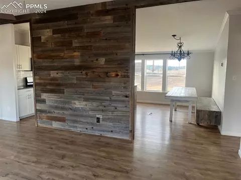 366 E Longbow Dr, Divide, CO 80814 photo 4