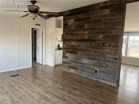 366 E Longbow Dr, Divide, CO 80814 photo 3
