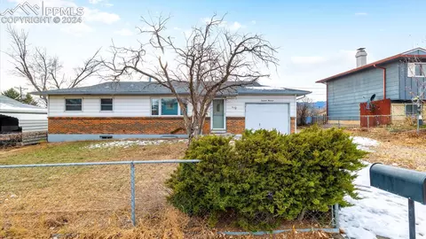 1400 Southmoor Dr, Fountain, CO 80817