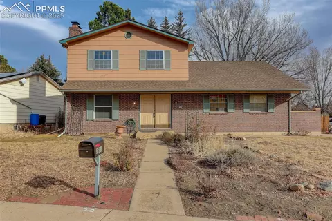 2801 Dawn Dr, Colorado Springs, CO 80918