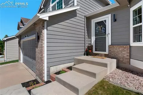 2070 Bramblwood Ln, Colorado Springs, CO 80920
