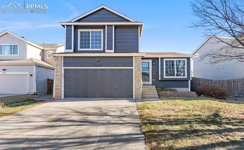 3223 Tail Spin Dr, Colorado Springs, CO 80916