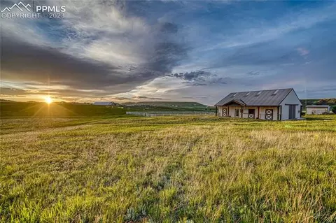 13623 Spring Valley Rd, Larkspur, CO 80118