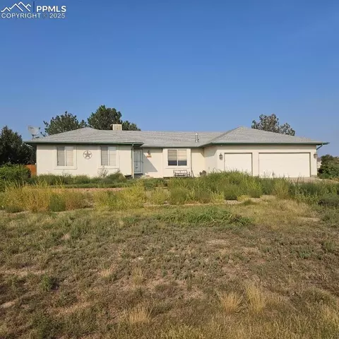 1164 S Oakleaf Dr, Pueblo, CO 81007