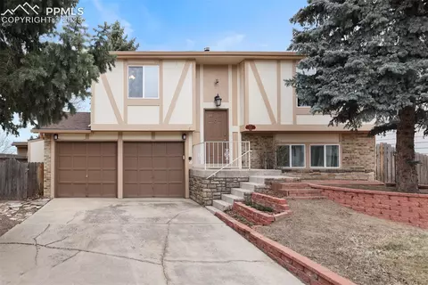 846 Badger Dr, Colorado Springs, CO 80916